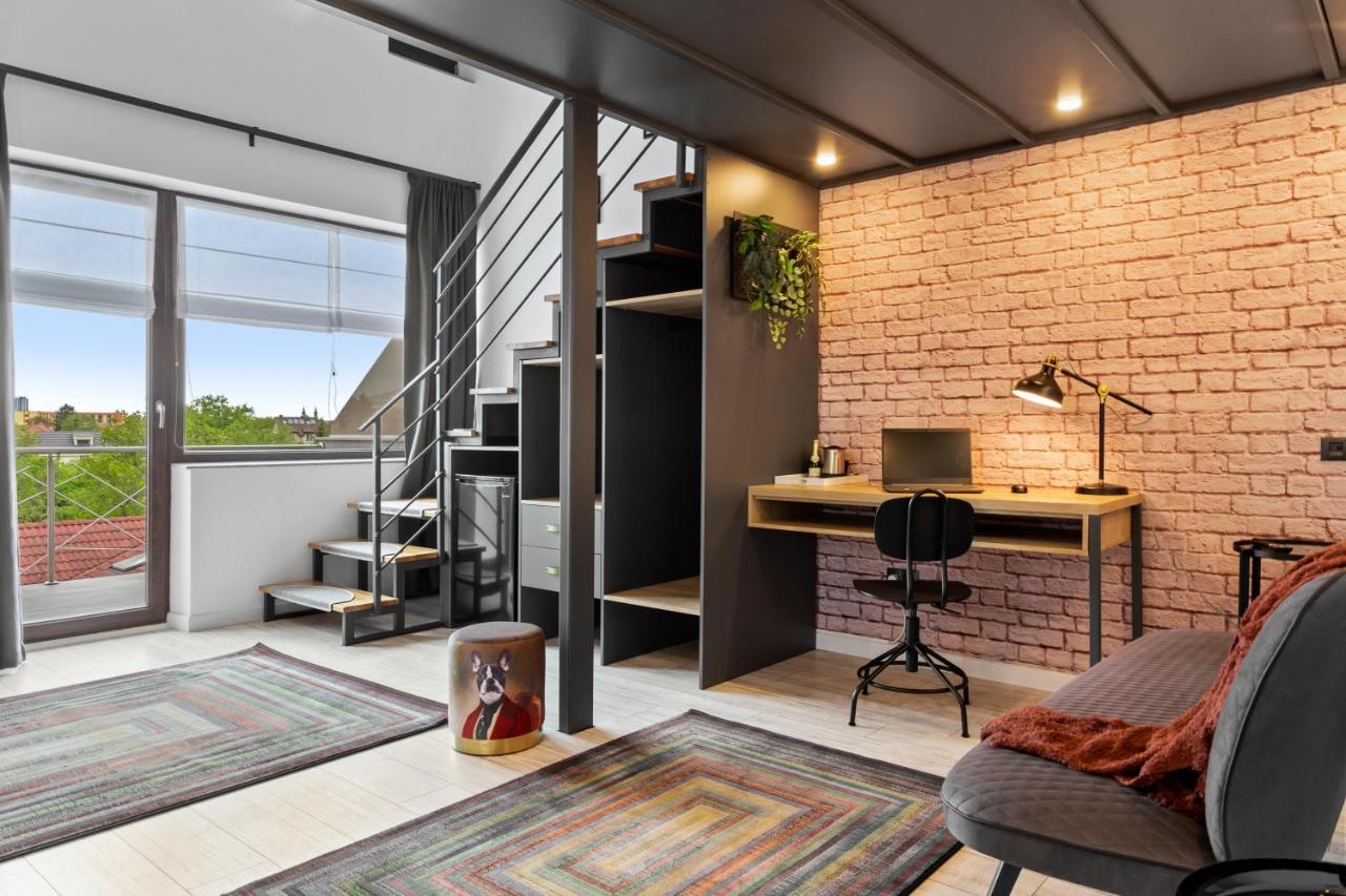 6Rooms 锡比乌 外观 照片