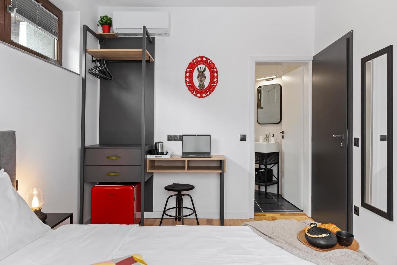 6Rooms 锡比乌 外观 照片