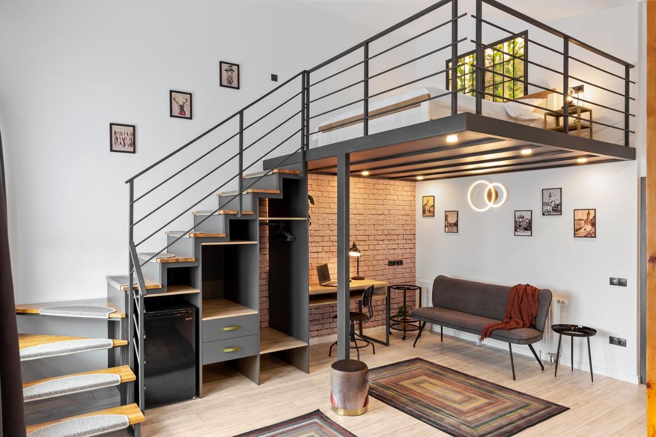 6Rooms 锡比乌 外观 照片
