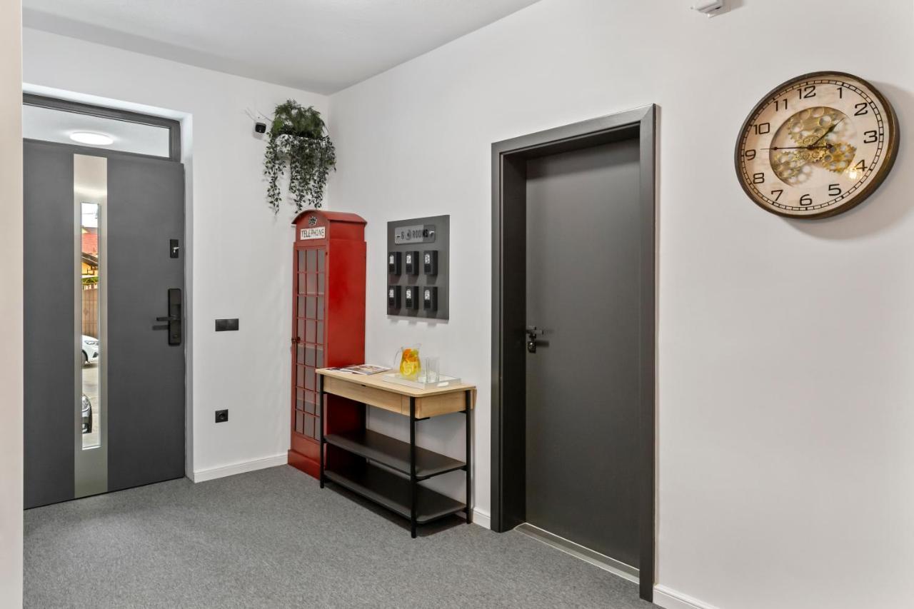 6Rooms 锡比乌 外观 照片