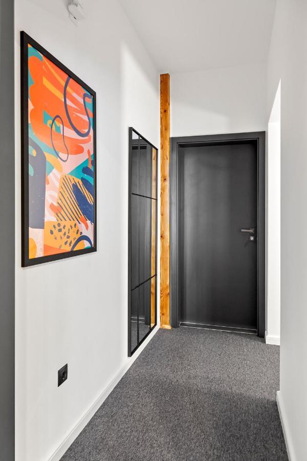 6Rooms 锡比乌 外观 照片