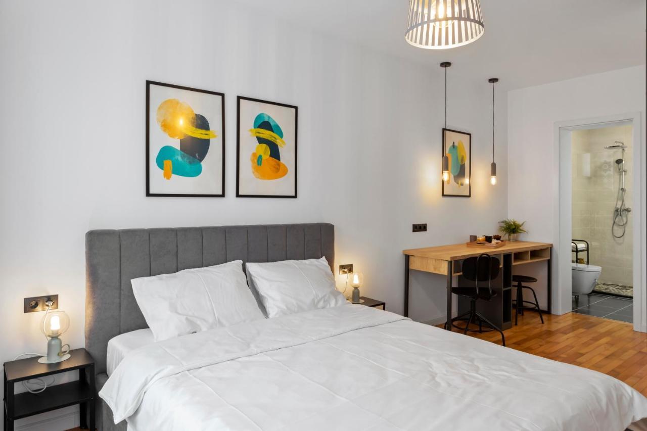 6Rooms 锡比乌 外观 照片